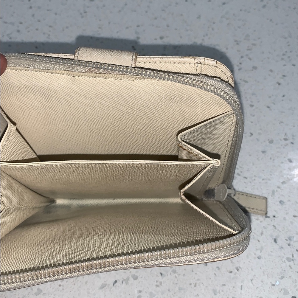 Prada Cream Wallet - Picture 5 of 7
